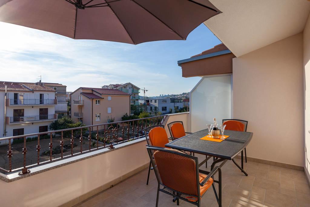Apartmani Sanja Suta Подстрана Экстерьер фото