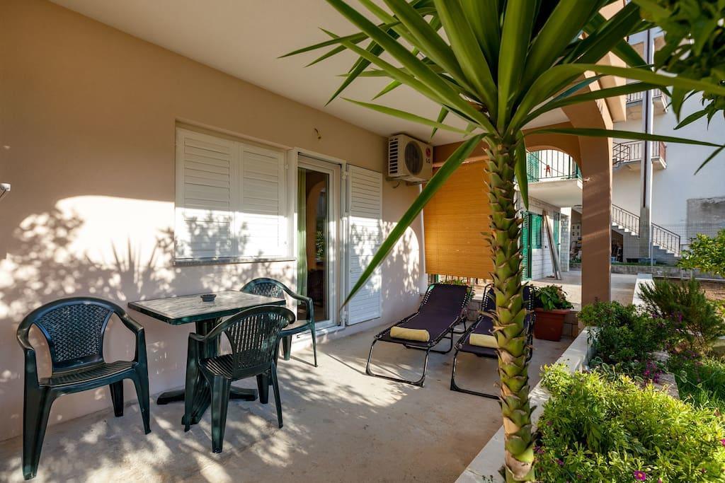 Apartmani Sanja Suta Подстрана Экстерьер фото