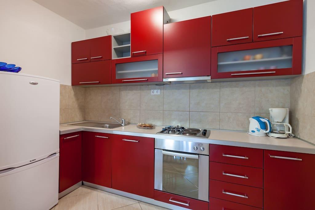 Apartmani Sanja Suta Подстрана Экстерьер фото